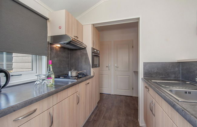 Sunny Giethoorn Cottage - Photo 3