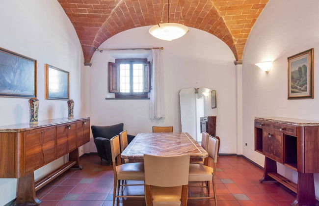 Empoli Villa With Private Pool - Photo 25