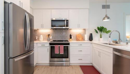 Chic 3-bed Apt with Pool & Hot Tub in Heart of DTLA - Foto 3