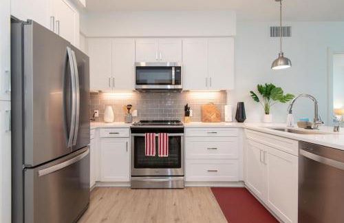 Chic 3-bed Apt with Pool & Hot Tub in Heart of DTLA - Foto 3