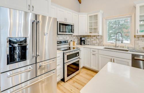 Lakefront Rhinelander Cottage with Private Dock! - Foto 8