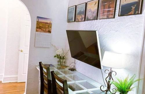 (53.1S) Forest Park, The Zoo, and much more - Foto 12