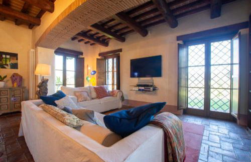 Tenuta di campagna con piscina immersa nel verde - Foto 8