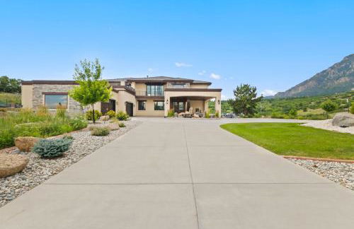 Elegant Mountain Retreat with Sweeping Views - Foto 1