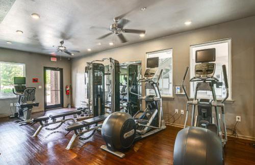 Cotton District Condo Walkable Spot for Game Day! - Foto 21