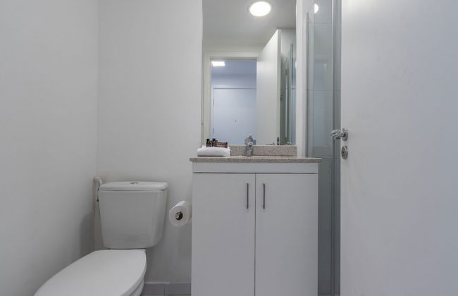 Setin Downtown Praca da Sé by Viva - Prédio completo com piscina perto de estação de metrô no Centro de São Paulo - Foto 73