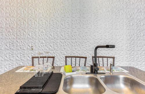 3 Mi to French Quarter Retreat with Private Yard - Foto 7