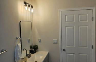 Cozy New Const. Ranch Near Park - Foto 24