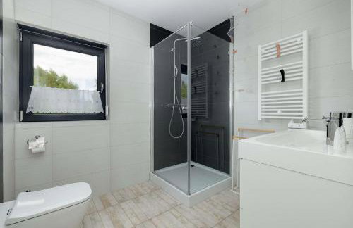 Baltic Home Houses Zastań with Parking by Noclegi Renters - Foto 20