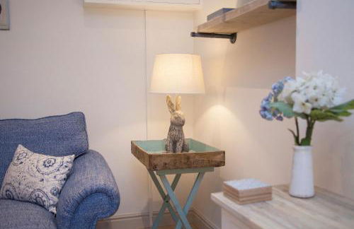 STABLES Stylish comfortable peaceful cottage with parking and outdoor space - Photo 46