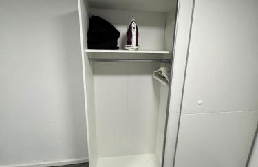 Luxus-Apartment im Herzen von Ludwigsburg - - WLAN - Klima - 24h Check-In - Waschmaschine - Terrasse - 200m vom Schloss und vom Ludwigsburger Marktplatz - - - Foto 18