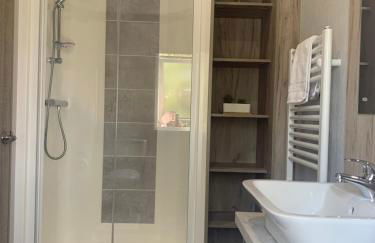 Bay Tree Lodge: Lakeside lodge w/hot tub & cinema surround sound - Foto 21