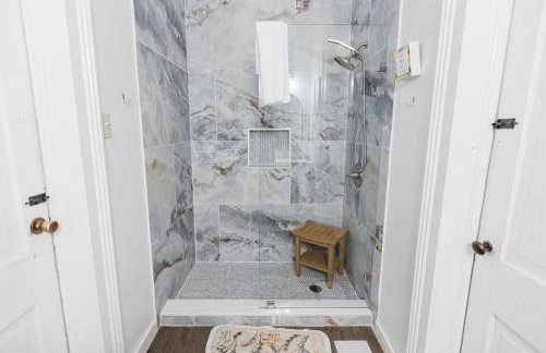 Downtown Delight Close to Strand and Cruise Terminals - Foto 11
