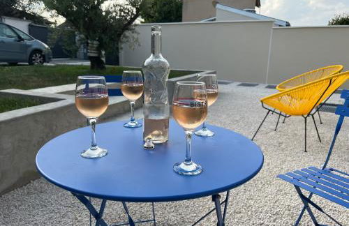 Villa Gaïa - 2 suites lits King size et salles de bain privatives - parking privé - 10 minutes Eurexpo - Aéroport - Groupama Stadium - Foto 20