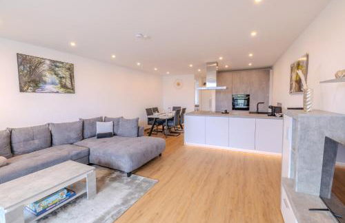 Premium Zuhause - Seeblick, Balkon, Pool & Seepromonade - Foto 14