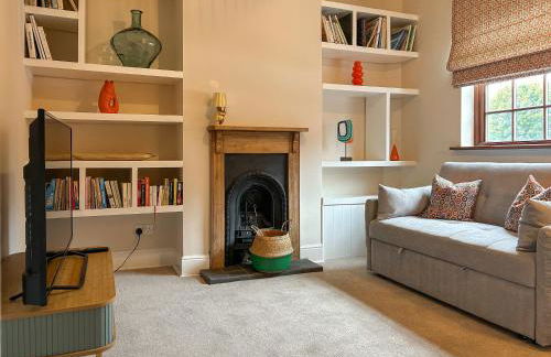 Queens Manor - Photo 18