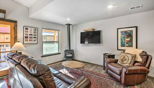 Unique Mtn Getaway with Stunning Outdoor Area! - Foto 5