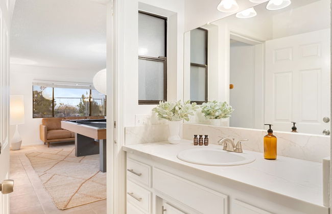 Mojave Moon by Avantstay Modern & Bright JT Home in Great Location w/ Pool & Hot Tub - Foto 21