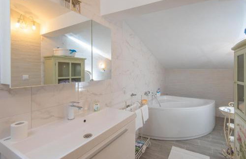 Top of the Hills Apartments LLR - Photo 24