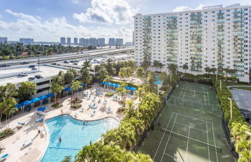 Sunny Isles Ocean Reserve Condo Apartments - Foto 7