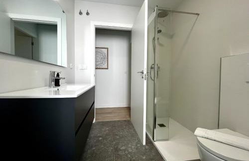 Premium Penthouse Seasonal Rental - Photo 22