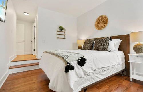 Remodeled Historic 1800s Carriage House, The Castle Garden, Colonial Modern Mansion - Foto 29