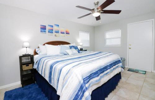 SUNNY DAZE Walk to Beach 2 Decks Pet Friendly Has a Mini Bar - Foto 27