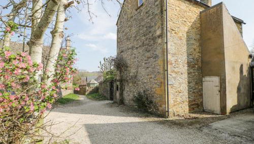 The Old School House - Photo 3