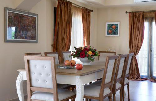 Avra Private Suites - Photo 67