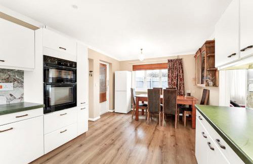 2-Bed Home with Free Parking - 2 min Walk to Bus - Foto 10