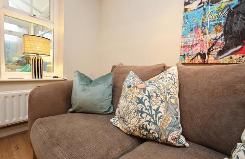 Cosy Bristol Townhouse - Free Parking - Sleeps 6 - By EKLIVING PARTNERS - Foto 46