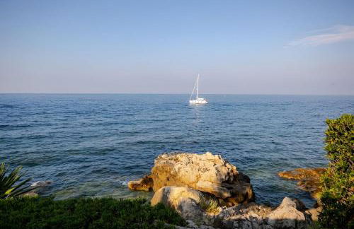 Alle due Torri, villa sulla roccia a picco sul mare - Foto 41