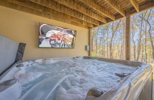 Large Luxury House, King Beds and More, Hot Tub, Theater, Fireplace, Game Room, Ping-pong, Pool Table, Air Hockey, Arcade, River, Big Kitchen, Nice Porch, Quiet, Good for Families and Large Groups, Near UGA Golf Course, Close to UGA & Stanford Stadium - Photo 3