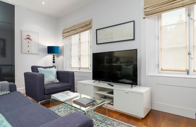 A Stunning Three Bedroom Home in Mayfair - Foto 9