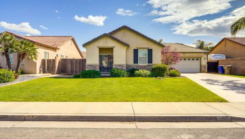 8 Mi to Beach Park Bakersfield Gem with Yard! - Photo 3