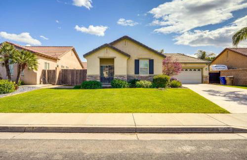 8 Mi to Beach Park Bakersfield Gem with Yard! - Photo 3
