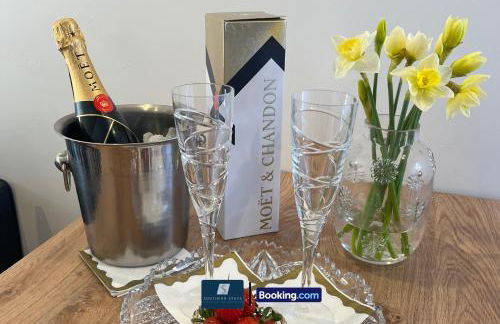 2 Bed House By Southern Stays Short Lets & Serviced Accommodation Bournemouth With Parking - Relocation & Family, 1km From The Beach - Photo 55