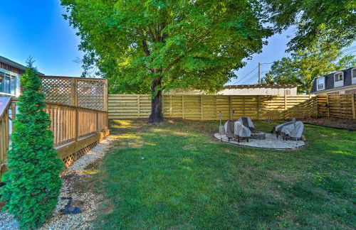 Modern, Sun-Lit Retreat with Fire Pit and Yard! - Foto 31