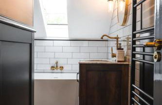 The West End Loft - 5* Retreat - Private Parking! - Foto 32