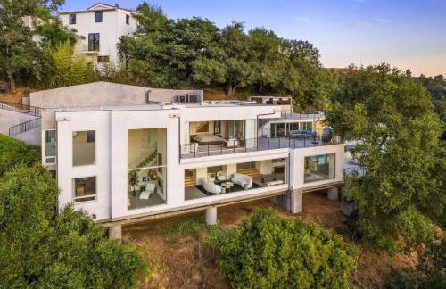 Spacious 4BR Retreat with Private Pool, Pool Table and Fast Wi-Fi Sleeps 9 Quiet Clinton Location - Foto 16