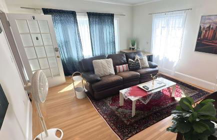 Oak Manor - Chic & Stylish 2BR Apartment Retreat - Photo 8