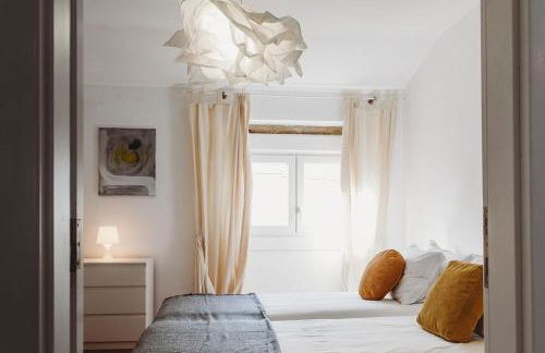 Artist’s corner in central Caldas - Photo 15