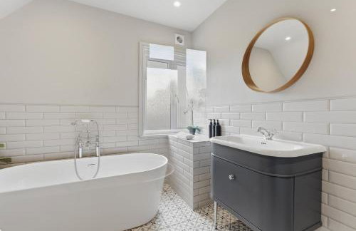 2-Bedroom Cottage Sleeps 5 Free Parking - Foto 25