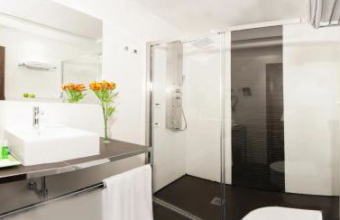 Apartosuites Jardines de Sabatini - Photo 61