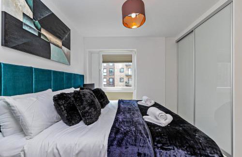 LUXURY AIRPORT SUITE, FREE Parking, FANTASTIC Location, Close To Airport, Train Station And Town Centre - Foto 14