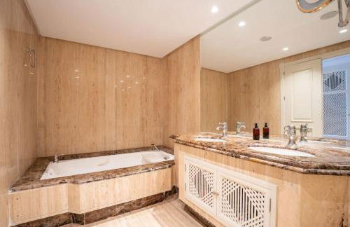 Exclusive 1 line Beach Apartment in Marbella with Panoramic Views - Foto 19