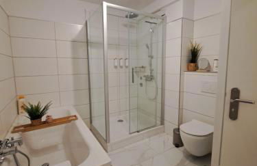 Livora Living - Stilvolles DG-Apartment an der Fußgängerzone - 2 Schlafzimmer - Foto 23