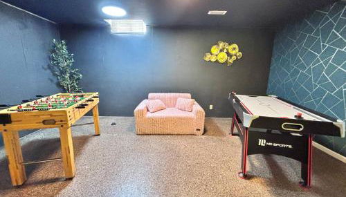 Kings, 75" TV & Backyard Fun - NearWesley - Foto 4, Other