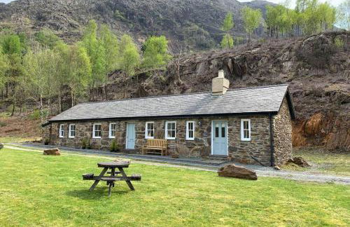 Sygun Cottage - Detached Cottage in the heart of the Snowdonia National Park - Photo 24