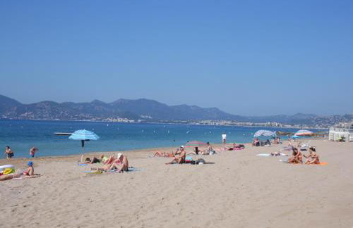 CANNES plage 2mn/45m2/vue mer/inernet/clim/parking privé - Photo 32